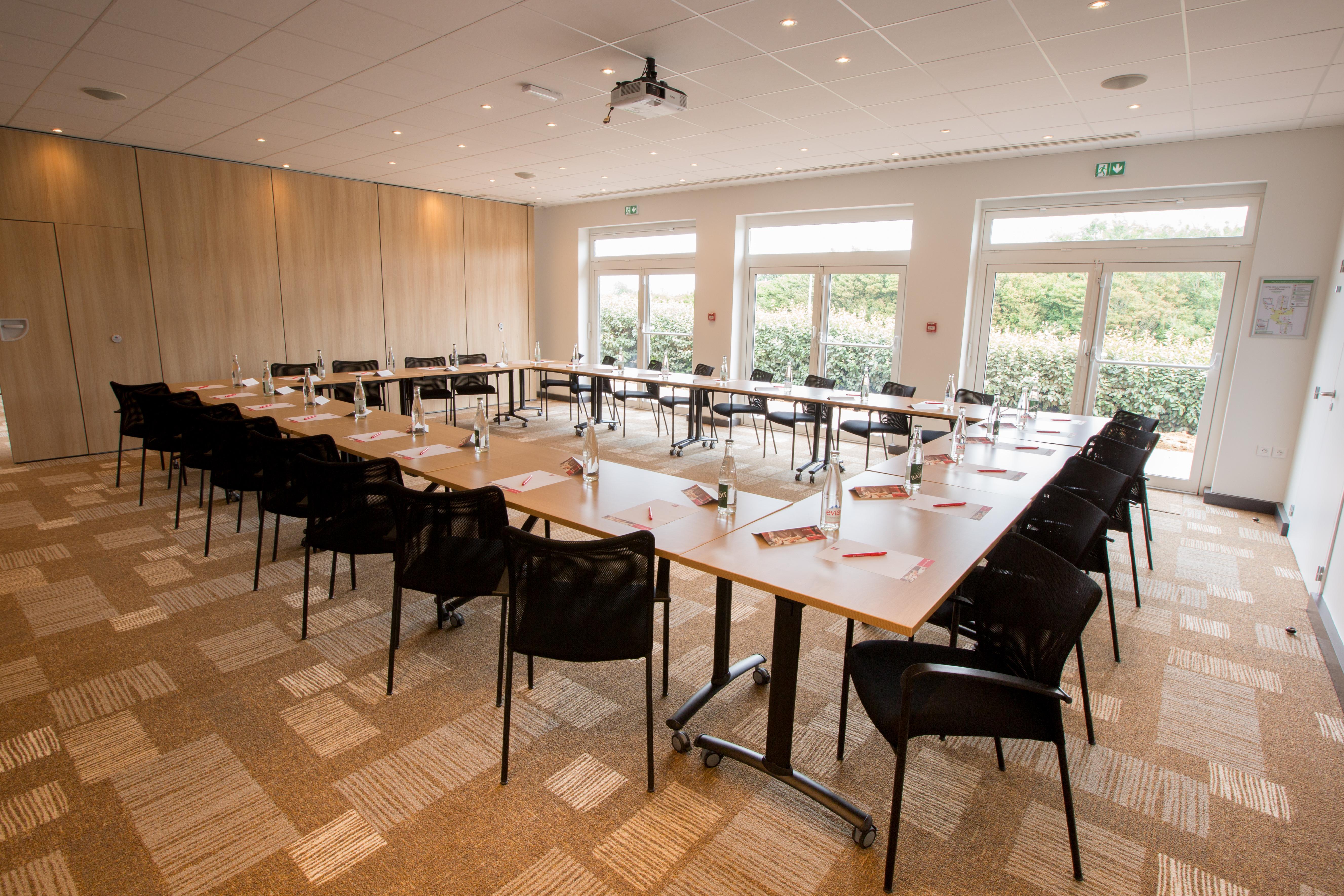 Hotel Ibis La Glacerie 3*